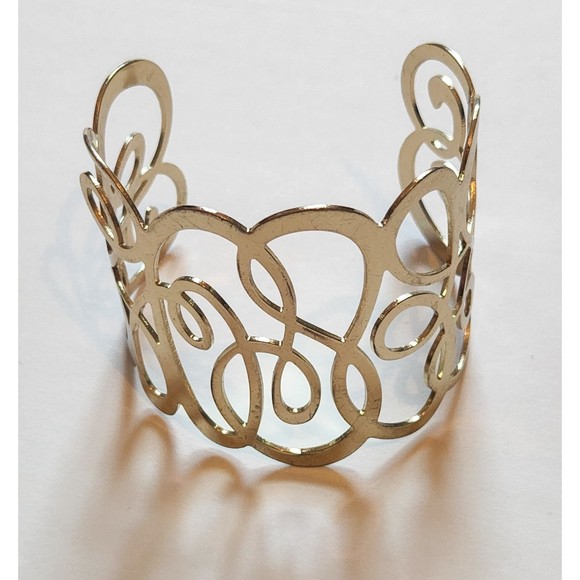 Jewelry - Gold tone bracelet cuff